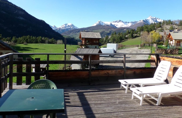 COZY LITTLE NEST with panoramic terrace in the protected Parc du Queyras