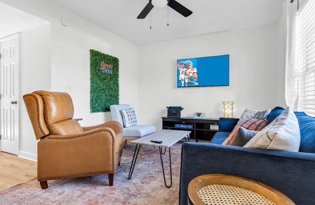 Cozy Loft | 1 Mile-Campus | Central