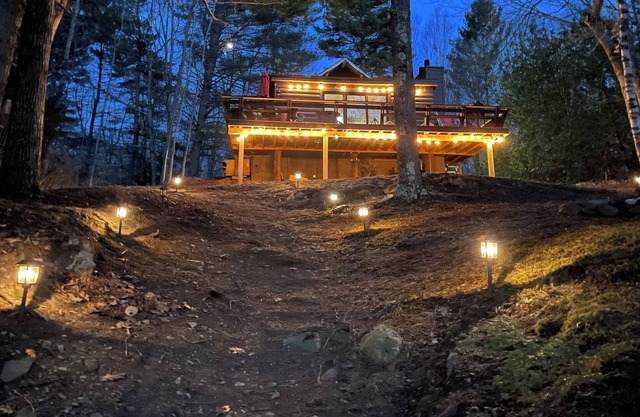 Cozy Mid-Coast Cabin on China Lake-Family Friendly!