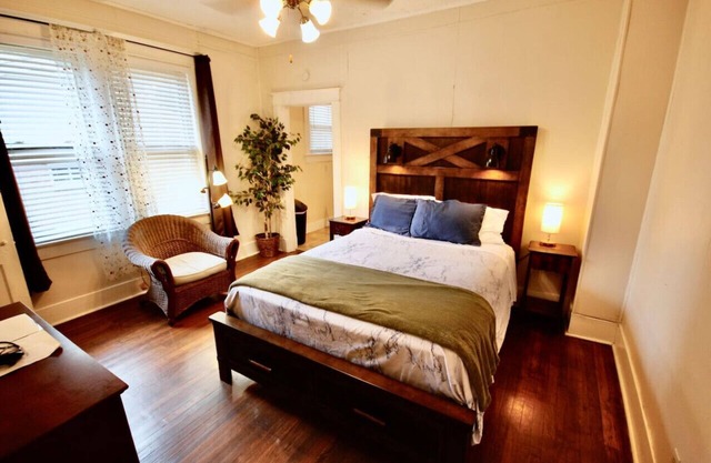 Cozy midtown Walkable hotspots