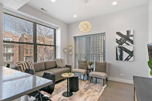 Cozy & Modern 3BR Apartment - Division 201W 301W REP