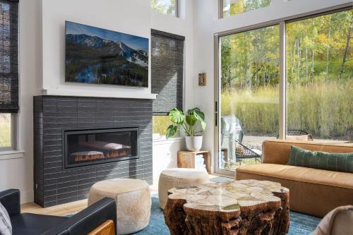 Cozy Modern Cabin W Hot Tub - Minutes To Ski Area