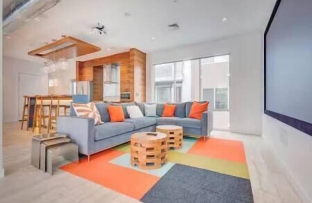 Cozy Modern Resort inspired Apt