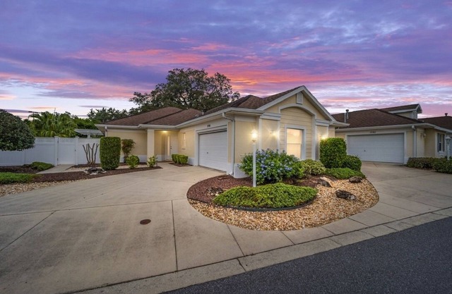 Cozy modern villa close to Nancy Lopez Golf. Golf Cart Included.