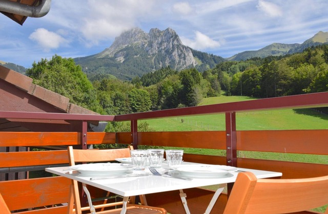 "Cozy Mountain Apartment - Ski-in/Ski-out, Pet-Friendly, Near Lake Geneva"