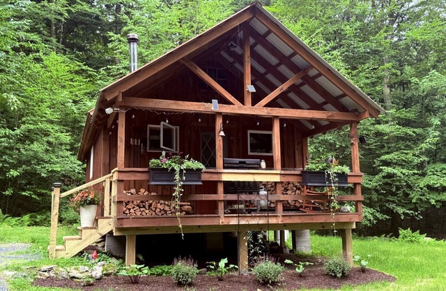 Cozy Mountain Cabin in Sunderland, VT