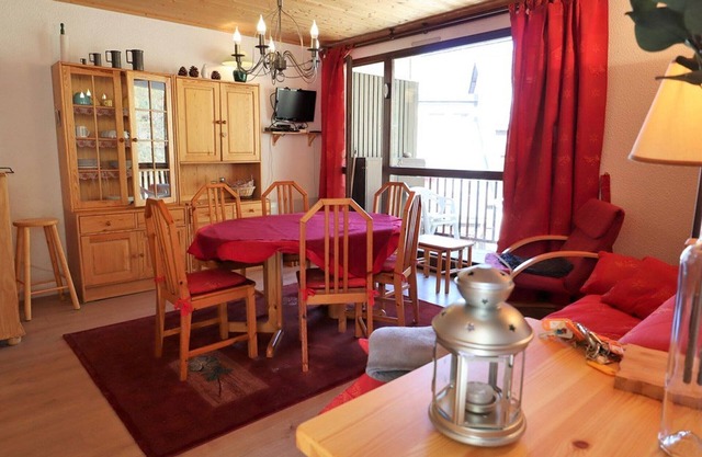 Cozy Mountain Apartment - Sleeps 6, 2 Balconies, Near Slopes - Arêches-Beaufort