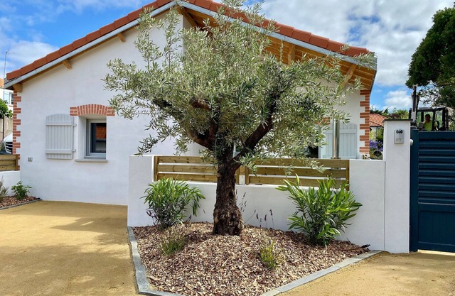 Cozy New Cottage Near Beach with Private Terrace, Hot Tub, and EV Charger