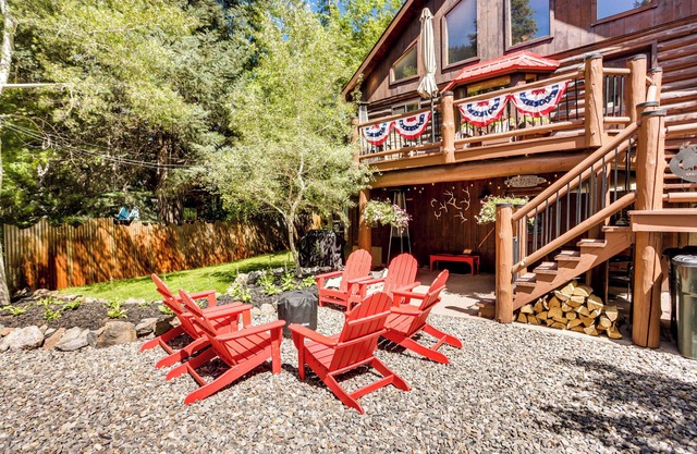 Cozy Ouray Home, Steps to Riverwalk Trail!