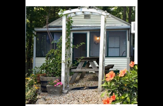 Cozy, perfect location, dog friendlynUpdated calendar with more availability!