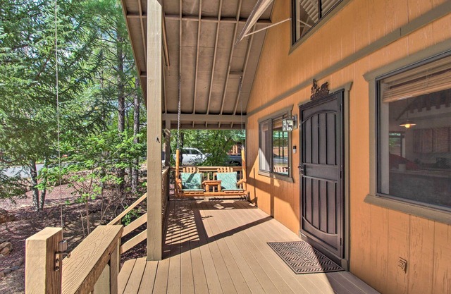 Cozy Pinetop Mountain Escape: Hike, Golf & Ski!