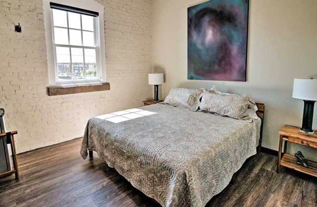 Cozy Private King Suite in the Heart of Downtown!