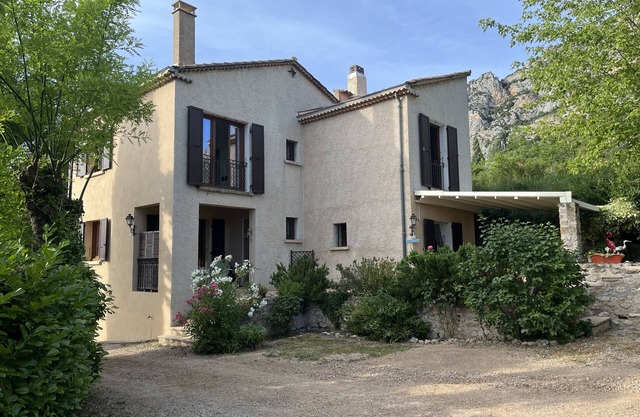 Cozy Provençal vacation home with pool in Moustiers-Ste-Marie