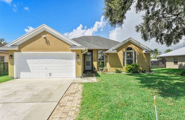 Cozy Quiet 3 BR 2 BA Near I-95!