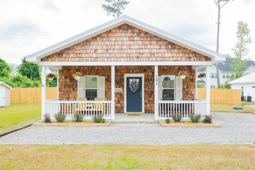 Cozy & Quiet Cottage Near Historic Downtown & ILM
