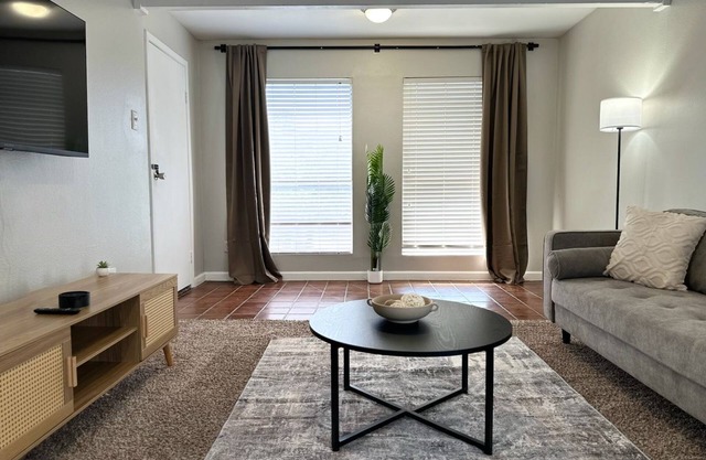 Cozy Retreat Near Downtown