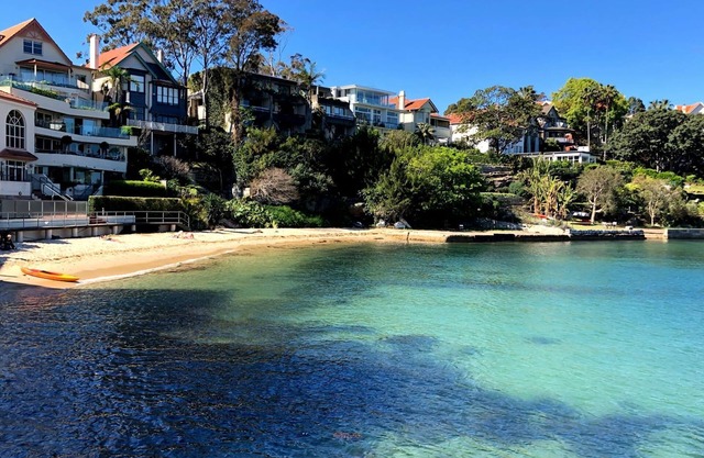 Cozy Retreat with Balcony in Crows Nest