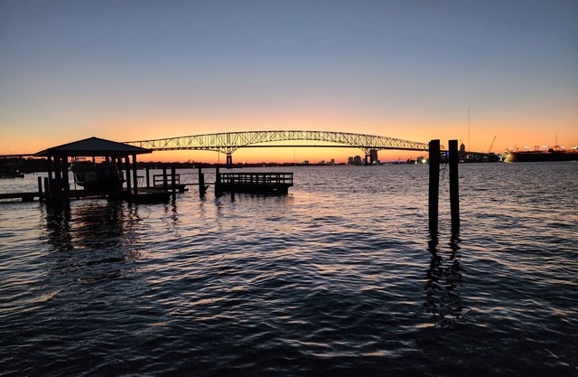 Cozy Riverfront Condo with great space and spectacular views in Jacksonville, FL