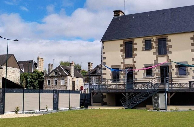 Cozy semi-detached house with large terrace