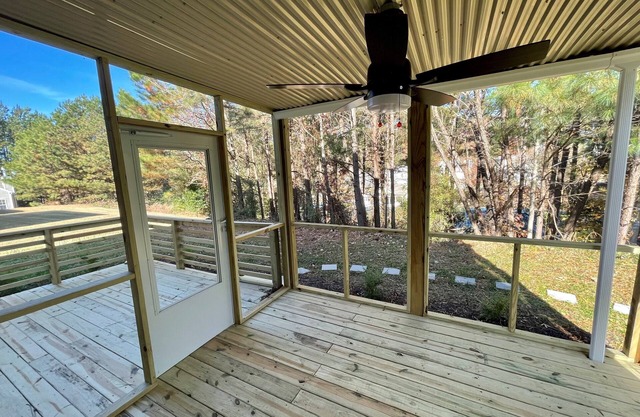 Cozy single-family home newly remodeled-10 mins from airport