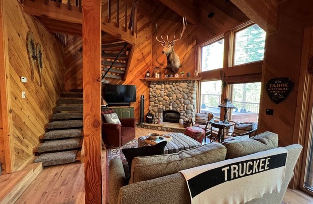 Cozy Ski Cabin - Free Shuttle Village & Rec Center