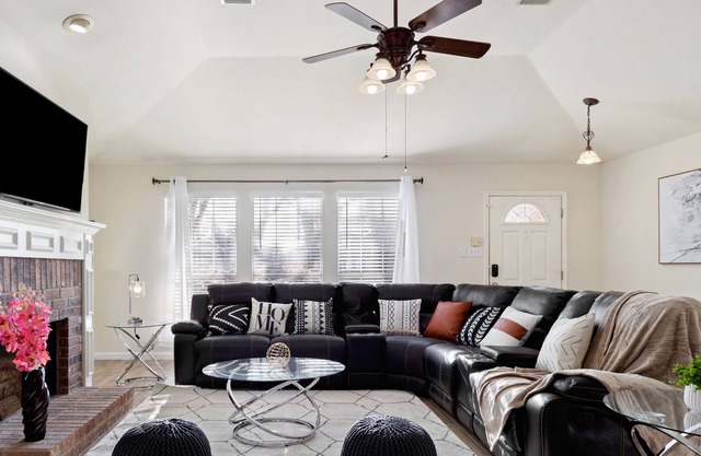 Cozy, Spacious 4B2B House | Perfect for Families