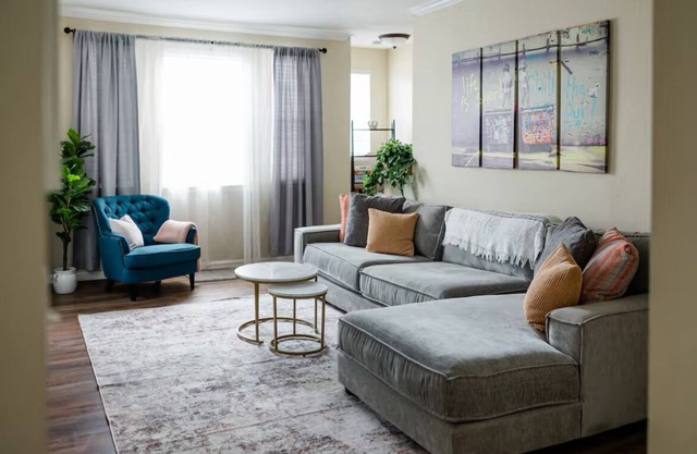 Cozy stay in the heart of Jax.