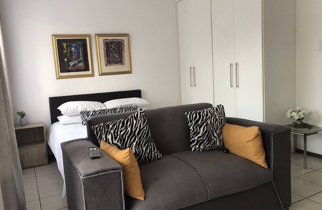 Cozy Studio Apartment with Wifi backup