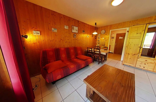 Cozy studio for 4, central, near slopes