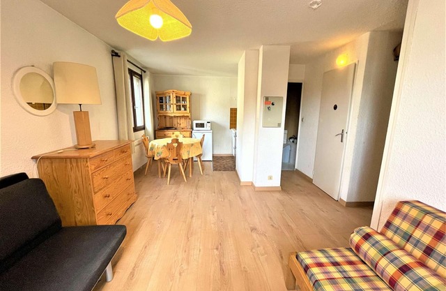 Cozy Studio with Mountain Corner - 4 Sleeps, Near Slopes & Shops, La Salle Les Alpes