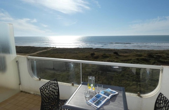 Cozy Studio in Notre-Dame-de-Monts - 2 Pers, Sea View, Pets Allowed