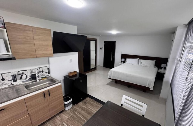 Cozy studio in charming Villanueva with WiFi, AC