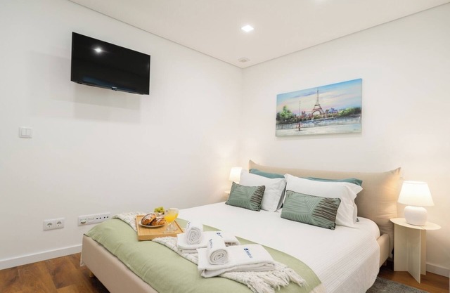Cozy Studio near the Beach by HostWise