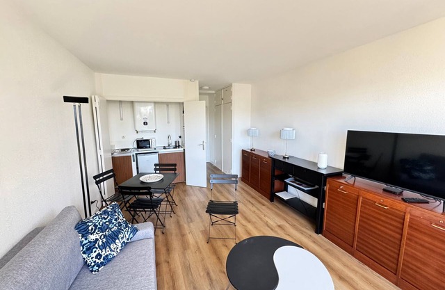 Cozy Studio with Large Balcony near Beach and Town Center