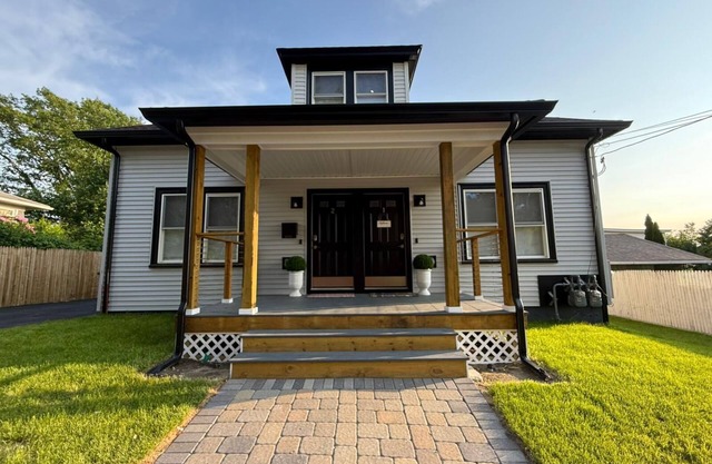 Cozy & Stylish 2BR Quiet Fitchburg Getaway