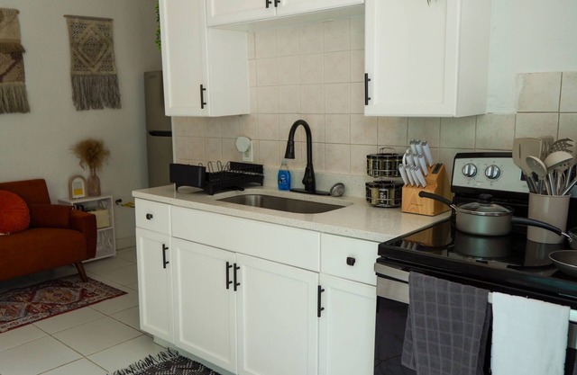 Cozy Tampa Bay Guesthouse Bungalow 5 minutes from downtown!!