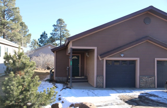 Cozy Townhouse in Uptown Pagosa Near Golf Course