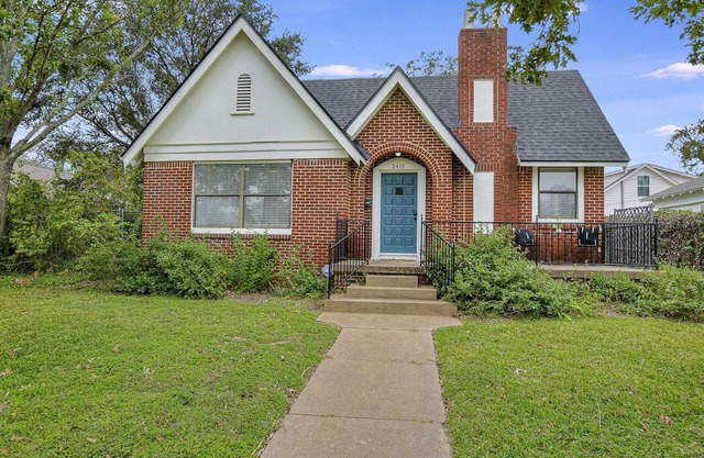 Cozy Tudor Bungalow in Waco