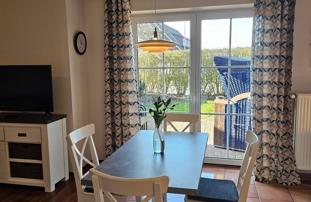 Cozy vacation apartment in Hooksiel - terrace, WLAN, barrier-free