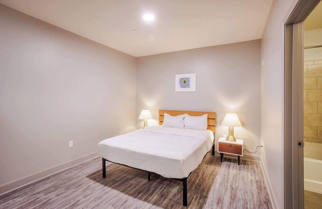 CozySuites at the Banks gym, pool 06