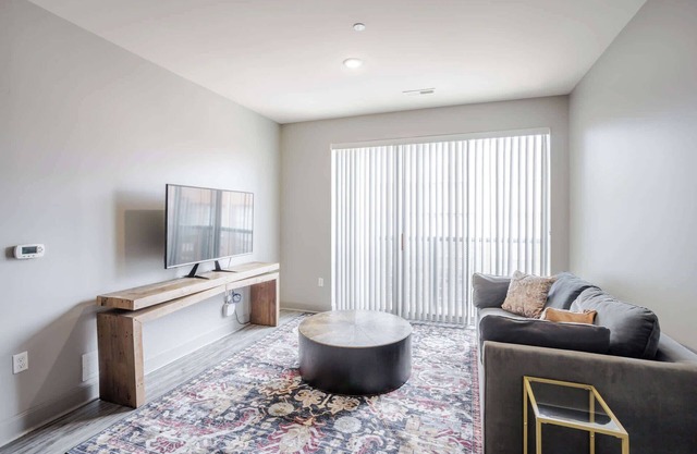 CozySuites at the Banks gym, pool 15