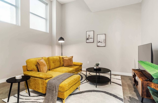 CozySuites Modern 1BR | OTR District #01