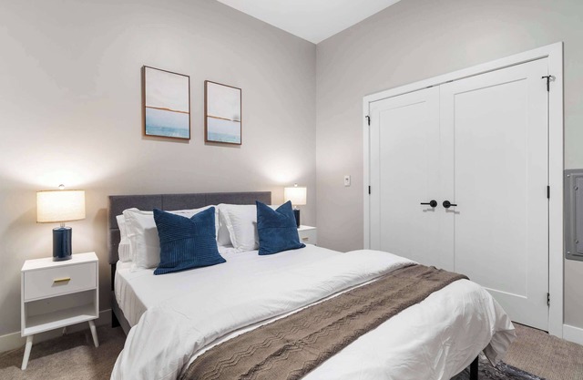 CozySuites Modern 1BR | OTR District #05
