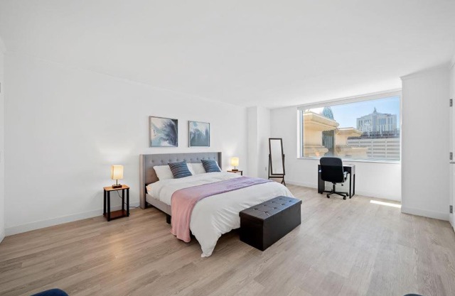 CozySuites TWO Spacious Showboat Condos