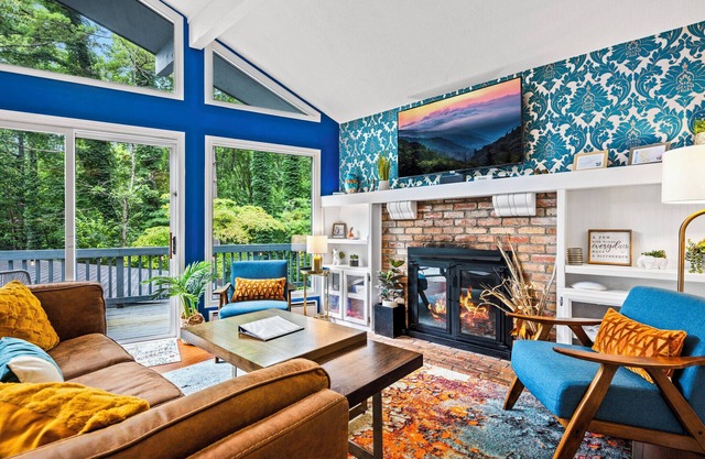 Creekside Retreat | Hot Tub & Pet-Friendly