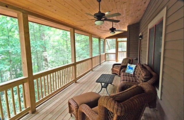 Creekview Cabin - Bright, Airy, Peaceful & close to Highlands and Cashiers