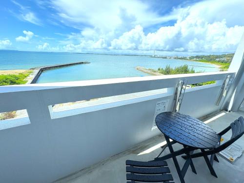 Crest Blue 401-オーシャンフロント! 新築マンション!