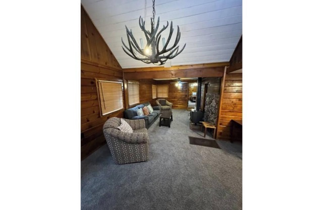 Crest Lodge Historic Mountain Inn - Twin Peaks B