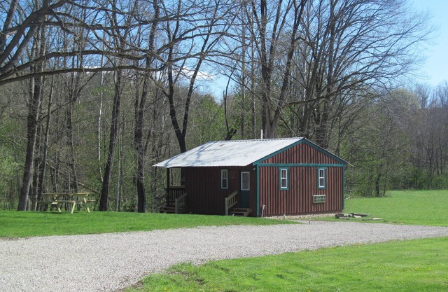 Crooked Creek Oasis -Little cabin on the creek -Hocking Hills area
