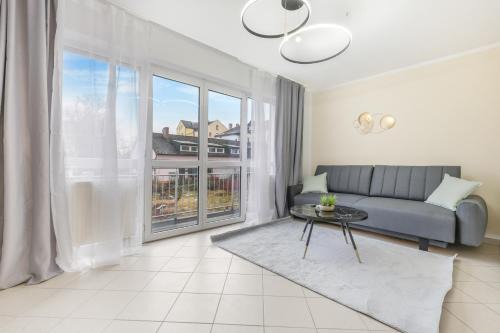 cruwzo I Modern Centrally Located Apartment with Parking